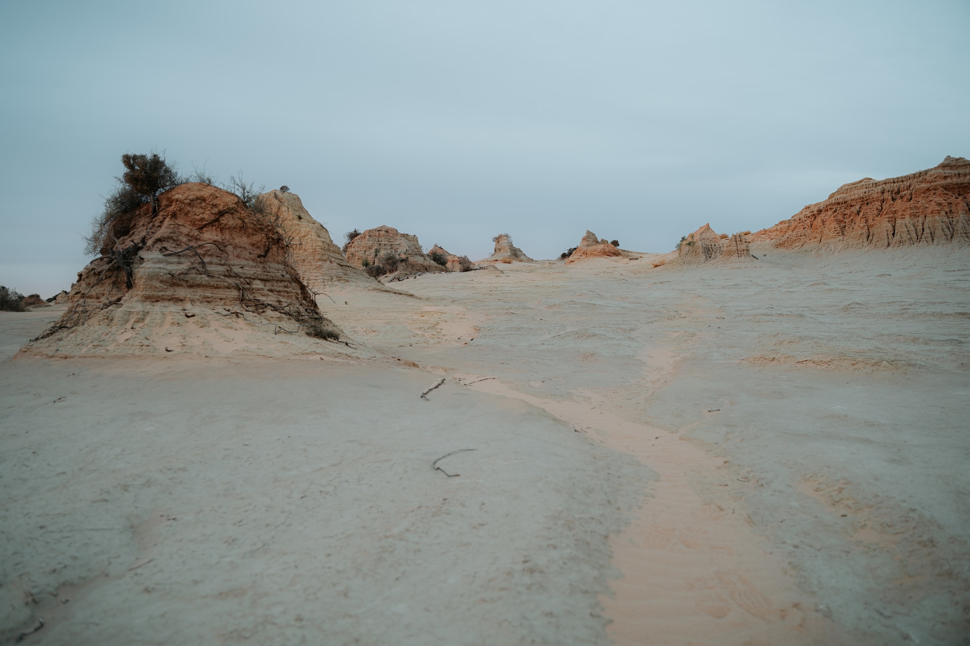 Everything You Wanted To Know About Visiting Mungo National Park In Nsw