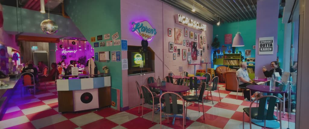 Karen's Diner Inside